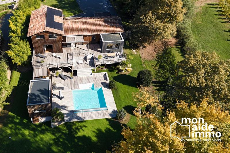 Maison contemporaine - 228 m² - 8 pièces