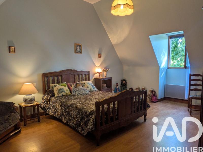 Maison - 277 m² - 9 pièces