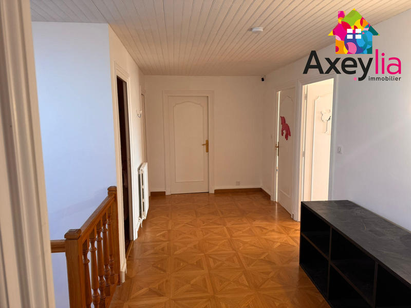 Maison - 283 m² - 10 pièces