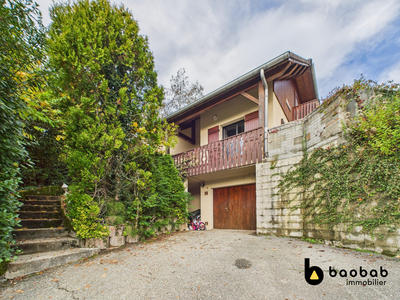 Maison - 95 m² - 4 pièces