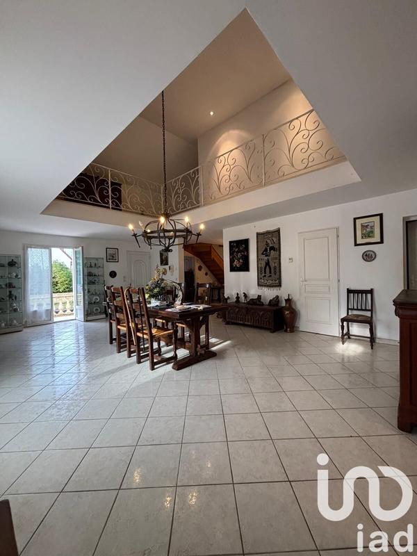 Maison - 187 m² - 7 pièces