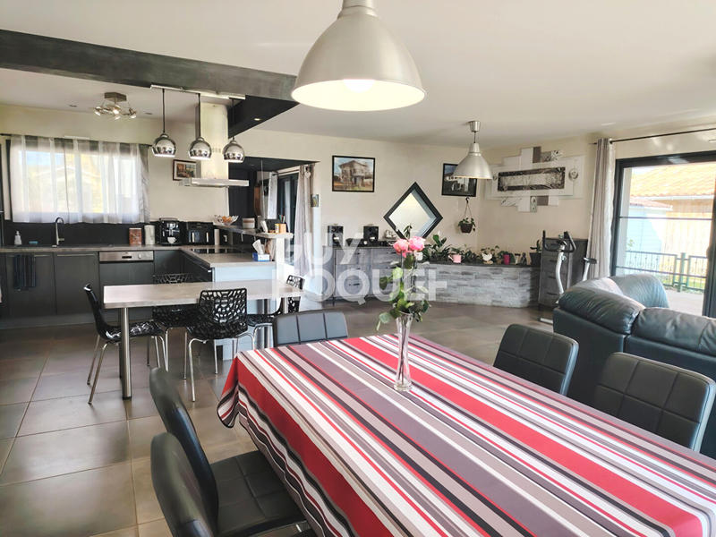 Maison - 147 m² - 5 pièces