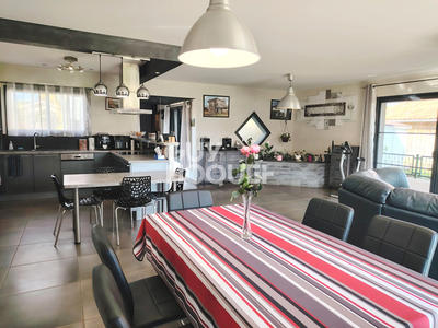 Maison - 147 m² - 5 pièces