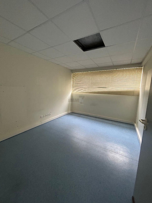 Bureau - 160 m² - 8 pièces