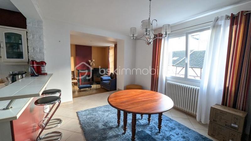 Immeuble - 160 m² - 9 pièces