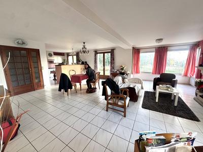 Maison - 330 m² - 12 pièces