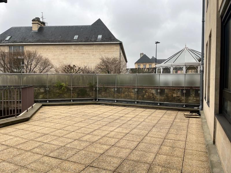 Bureau - 603 m² - 16 pièces