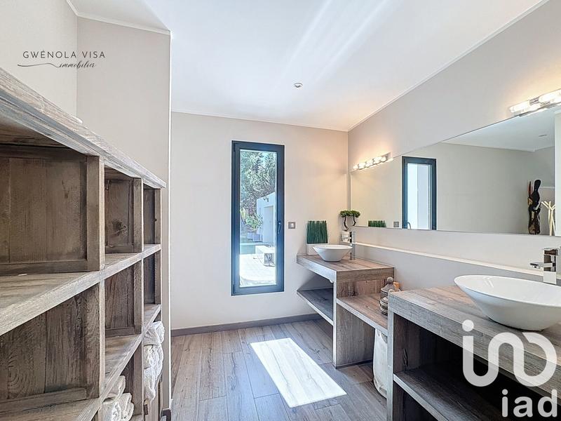 Maison - 260 m² - 6 pièces