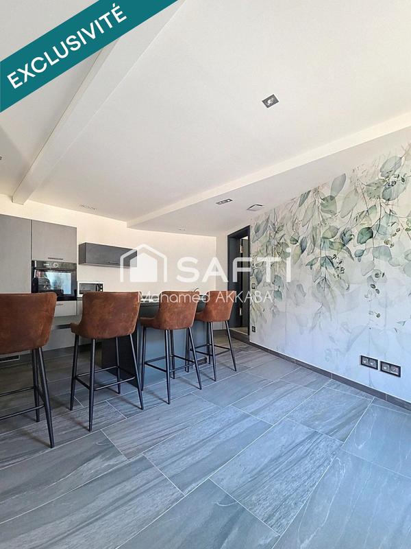 Maison - 260 m² - 9 pièces