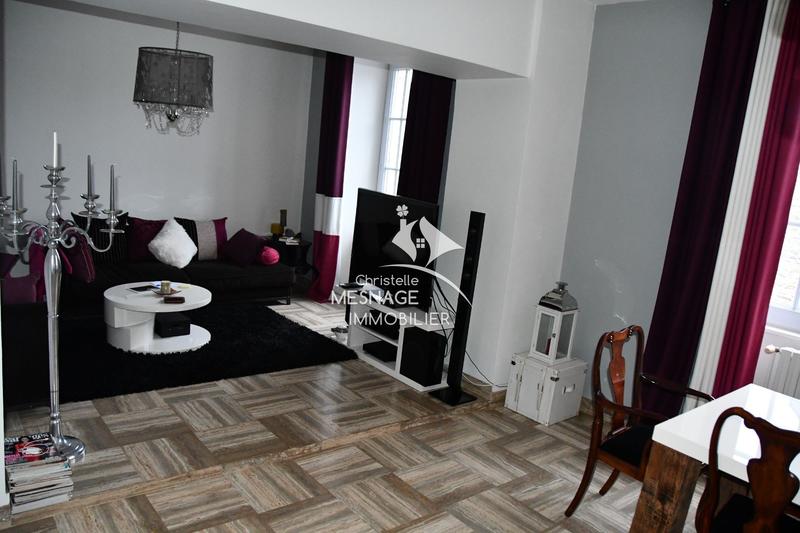 Demeure - 270 m² - 10 pièces