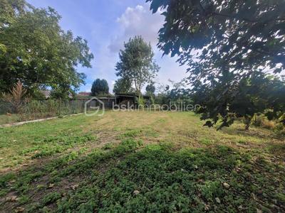 Terrain constructible - 1 457 m²