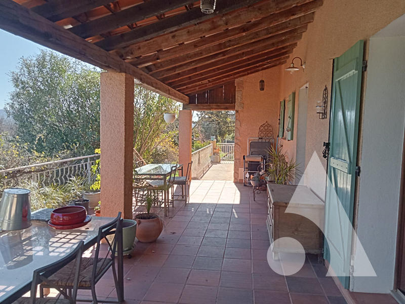 Maison - 290 m² - 10 pièces