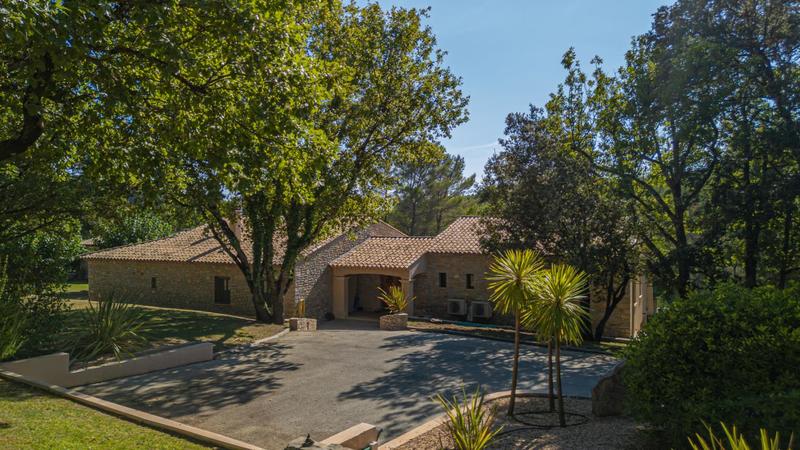 Villa - 300 m² - 8 pièces