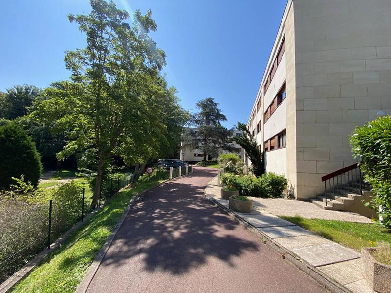 Appartement - 83 m² - 5 pièces