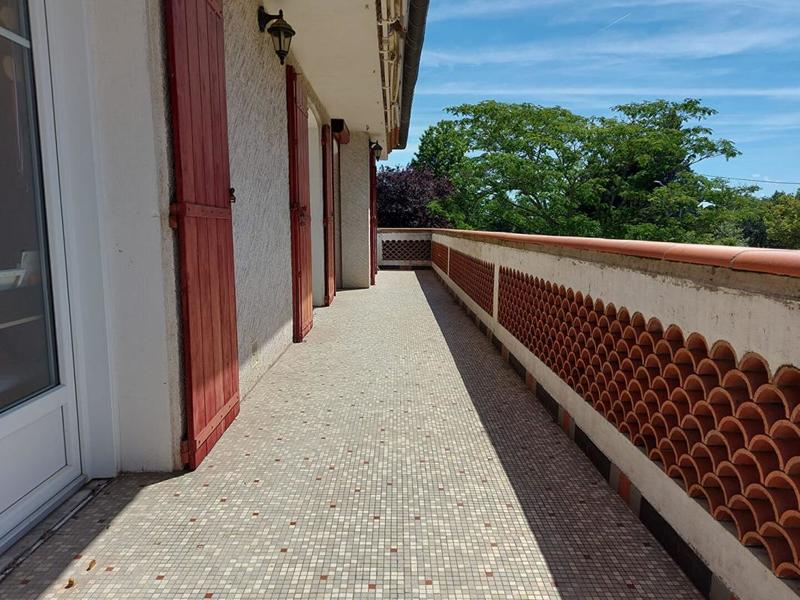 Maison - 219 m² - 11 pièces