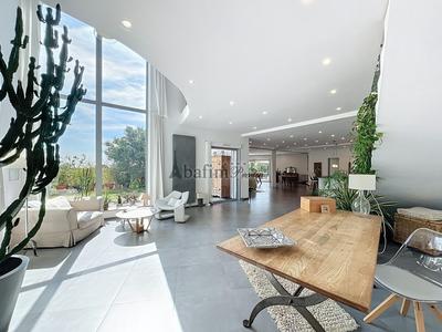 Château - 350 m² - 13 pièces