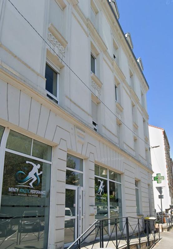 Local commercial - 1 174 m²