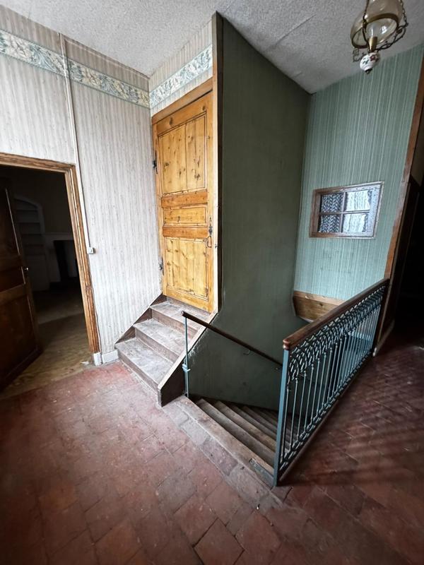 Maison - 185 m² - 10 pièces