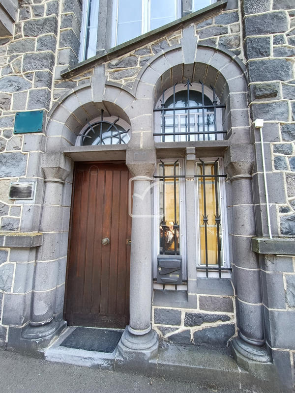 Villa - 199 m² - 9 pièces