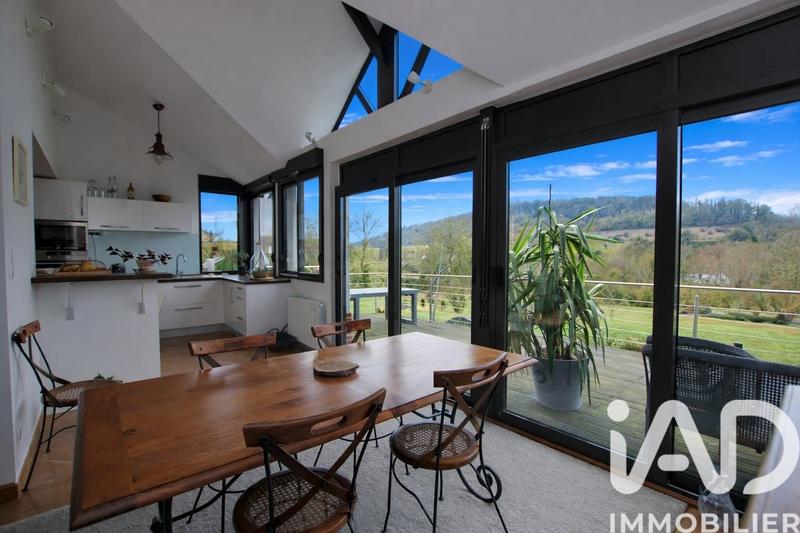 Maison - 198 m² - 8 pièces