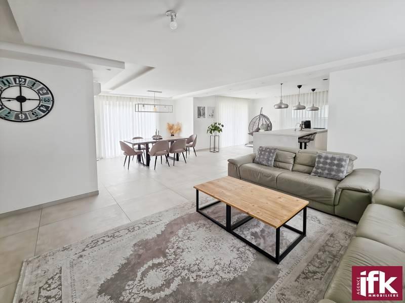 Maison - 165 m² - 6 pièces