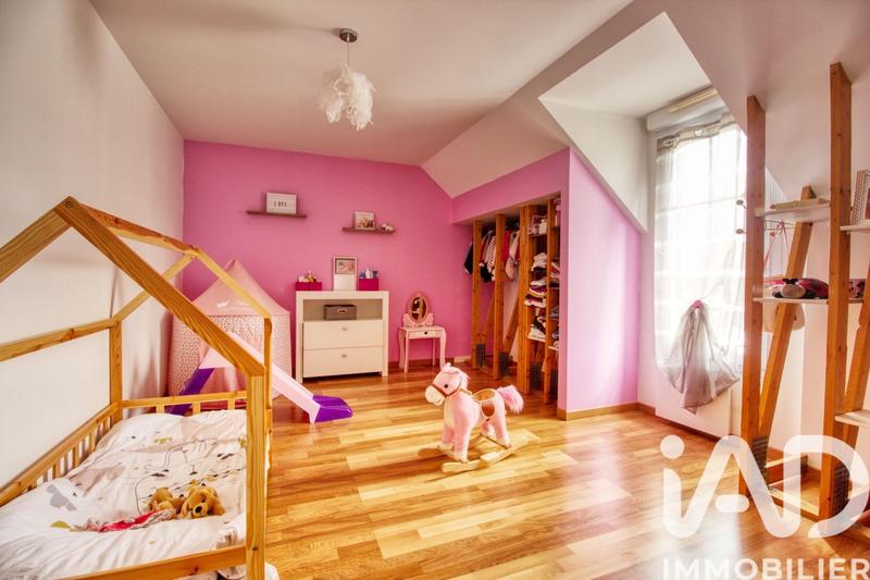 Maison - 208 m² - 6 pièces