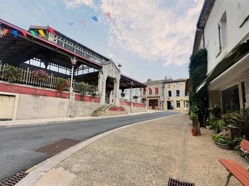 Remise - 100 m² - 1 pièce