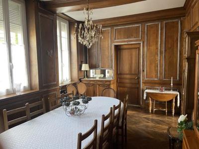 Maison - 365 m² - 16 pièces