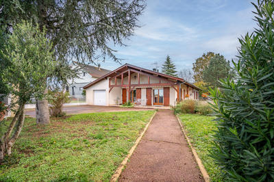Maison - 96 m² - 4 pièces