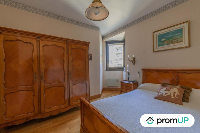 Appartement - 188 m² - 5 pièces