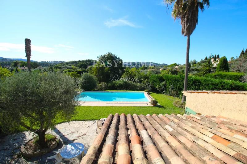 Maison - 180 m² - 7 pièces