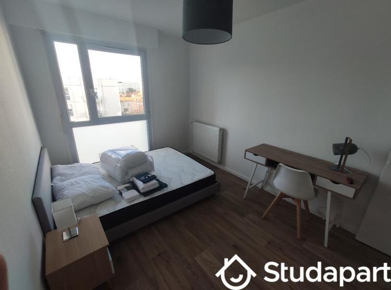 Chambre - 11 m² - 1 pièce