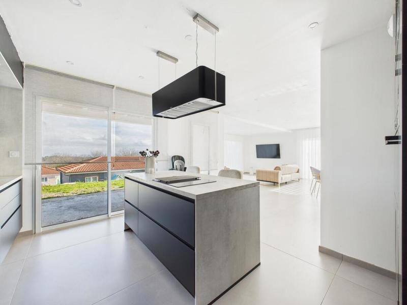 Maison - 147 m² - 6 pièces