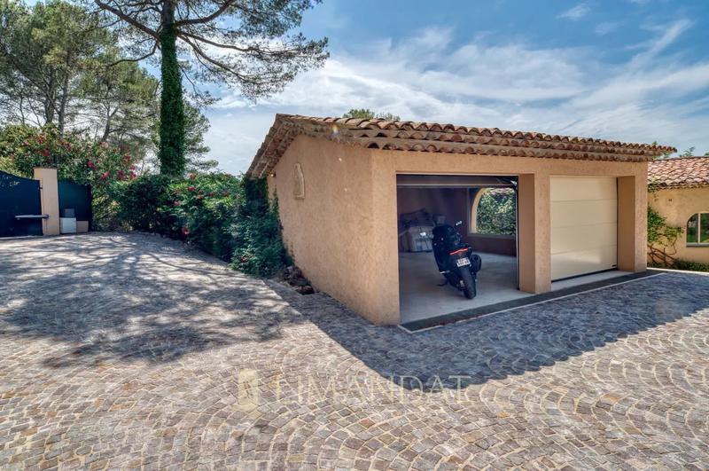 Villa - 646 m² - 10 pièces