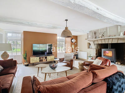 Propriété - 464 m² - 17 pièces