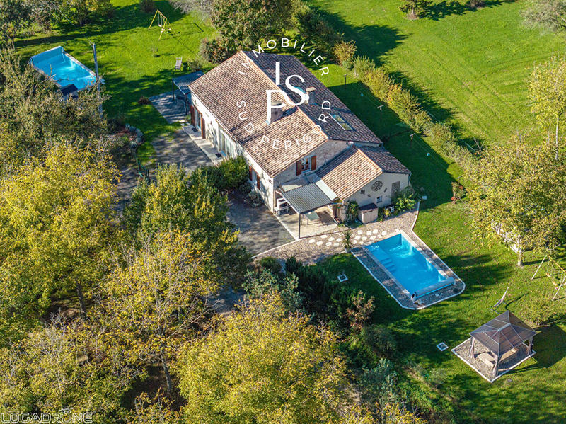 Maison - 192 m² - 6 pièces