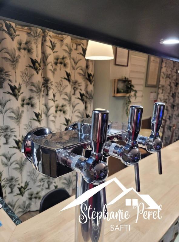 Local commercial - 166 m² - 4 pièces