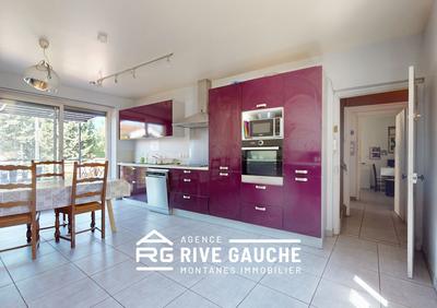 Maison traditionnelle - 196 m² - 7 pièces