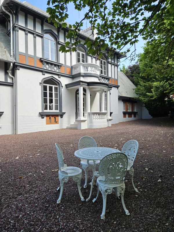 Maison - 297 m² - 8 pièces