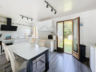 Maison - 87 m² - 5 pièces