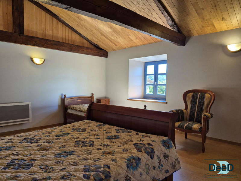 Maison - 230 m² - 5 pièces