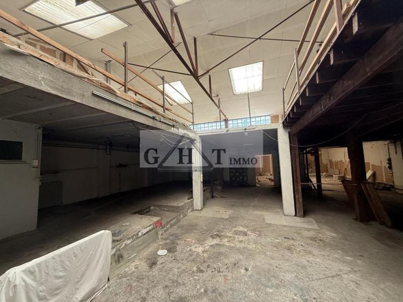 Entrepôt - 435 m²
