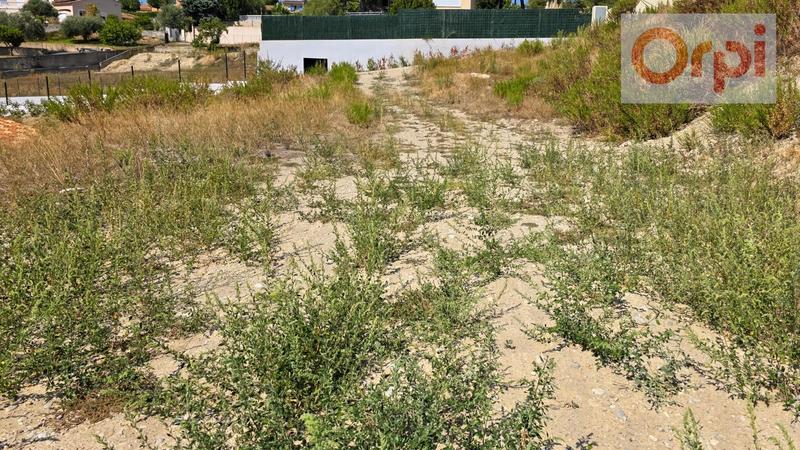 Terrain constructible - 1 100 m²