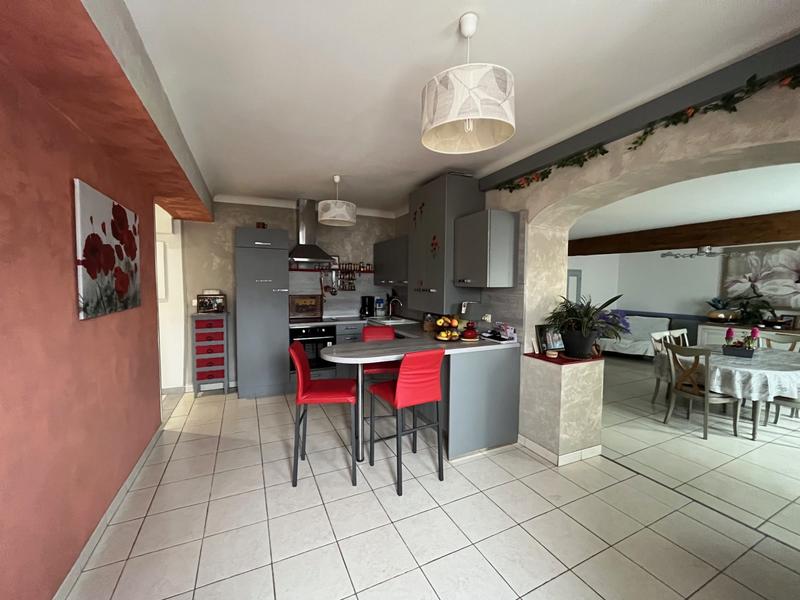 Maison traditionnelle - 233 m² - 9 pièces