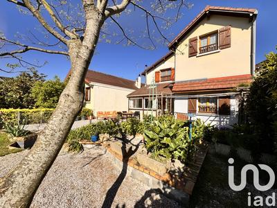 Maison - 121 m² - 5 pièces