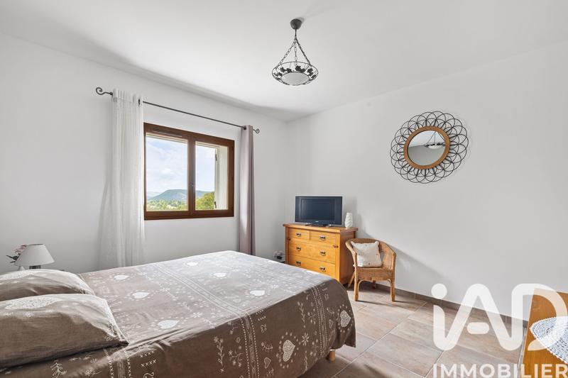 Maison - 183 m² - 4 pièces