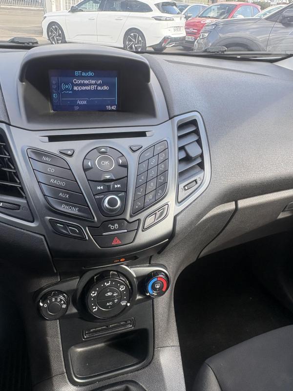 Ford Fiesta 1.25i 82cv Bvm5 Titanium