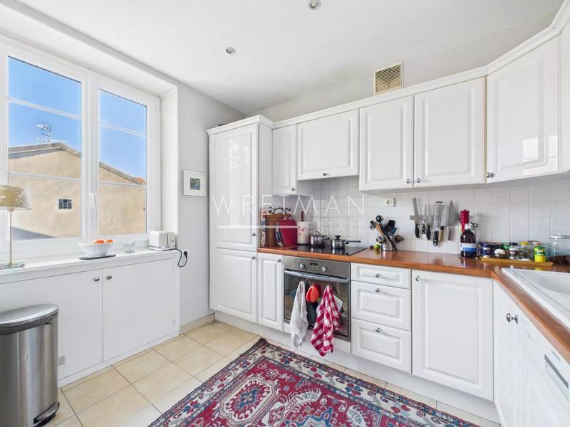 Appartement - 92 m² - 4 pièces