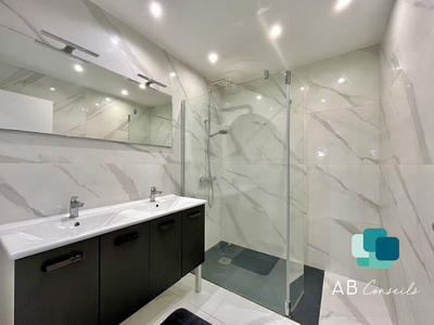 Appartement - 93 m² - 4 pièces