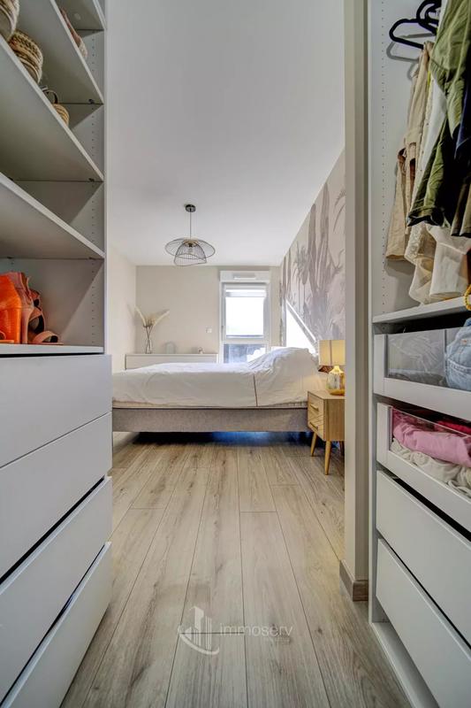 Appartement - 80 m² - 4 pièces